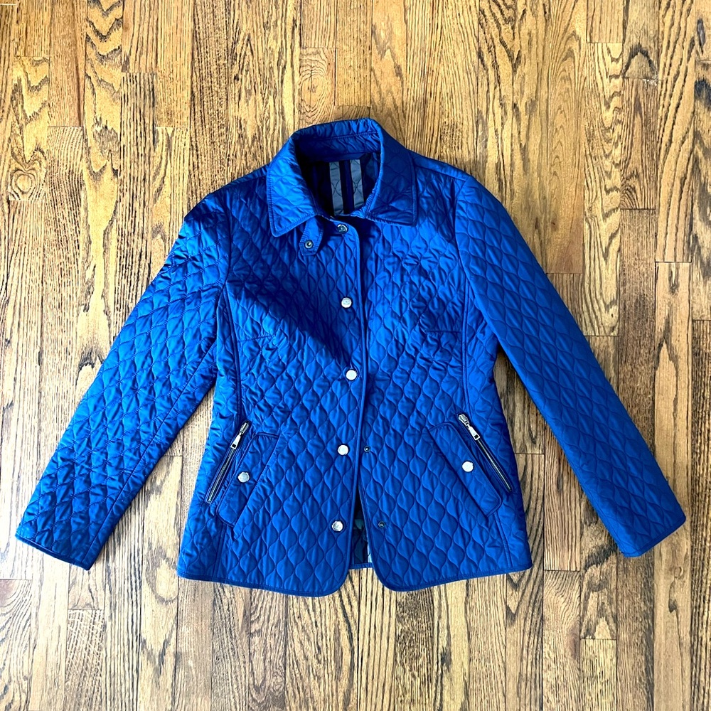 Like new! Basler women’s lightweight jacket. Beautiful royal blue. Tapered fit